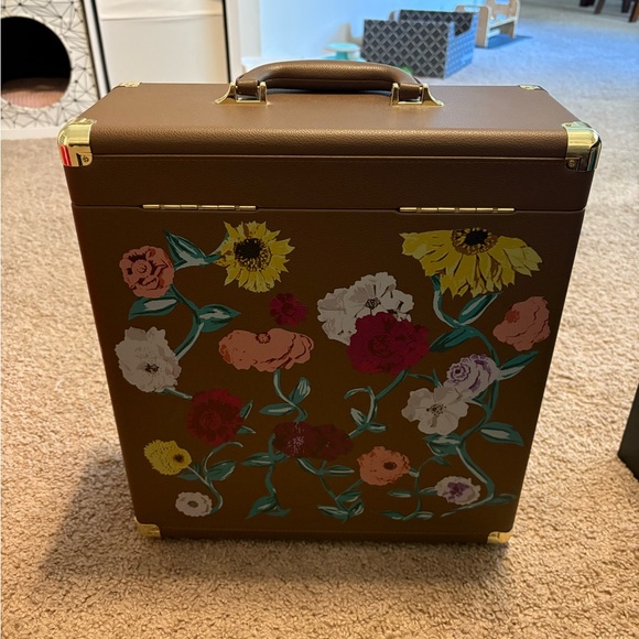 Taylor Swift Surprise Piano Vinyl Case - Picture 2 of 4